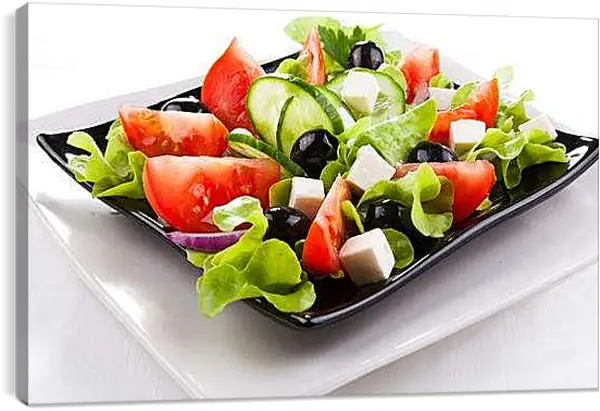 Постер на подрамнике - Салат с оливками. Свежесть в деталях.