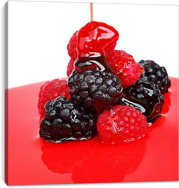Постер на подрамнике - Малина и ежевика. Ягодное искушение.