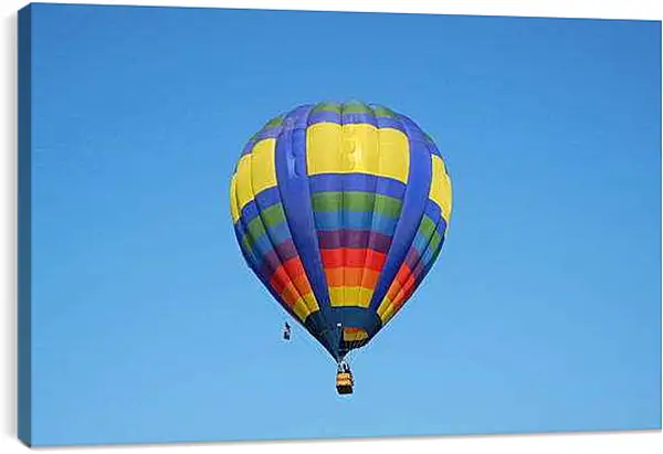 Постер на подрамнике - Разноцветный воздушный шар в небе