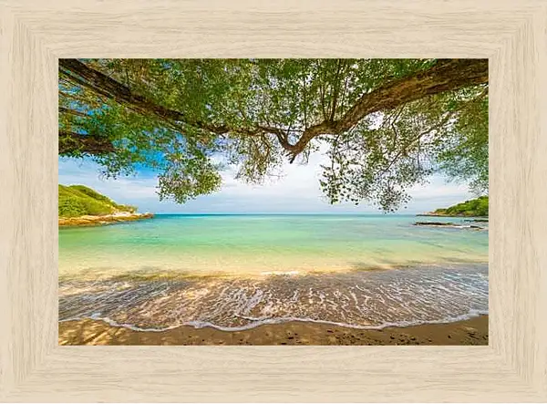 Картина в раме - Вид с пляжа на море