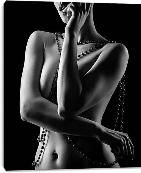 Постер на подрамнике - Тело девушки в бусах