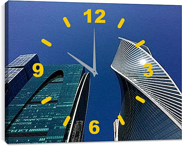 Часы картина - Москва Сити