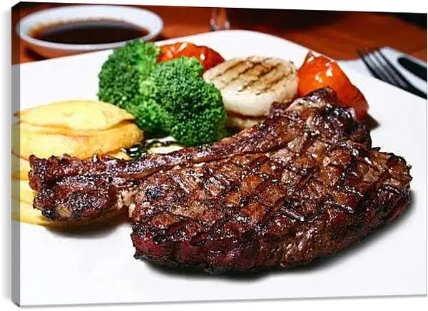 Постер на подрамнике - Стейк. Аппетитный стейк.