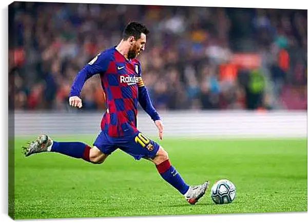 Постер на подрамнике - Лионель Месси с мячом