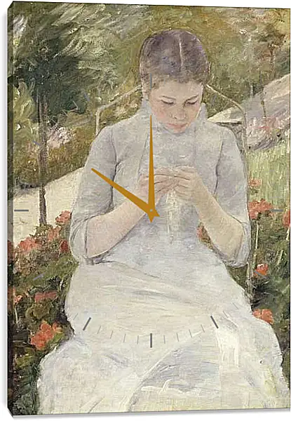 Часы картина - Молодая женщина за шитьём в саду. Кэссетт (Кассатт) Мэри Стивенсон