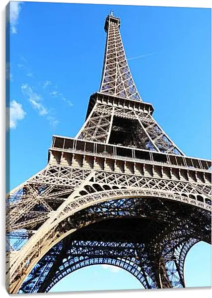 Постер на подрамнике - Башня на фоне неба