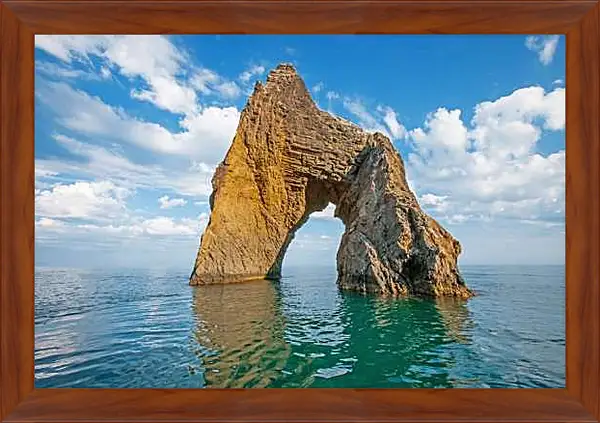 Картина в раме - Скала Золотые Ворота. Крым