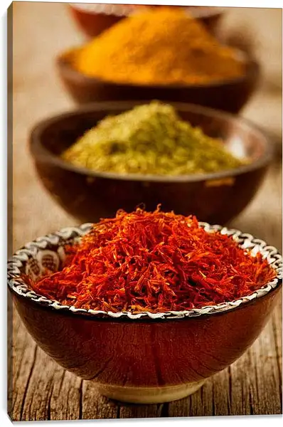 Постер на подрамнике - Специи в тарелках. Ароматы Востока.