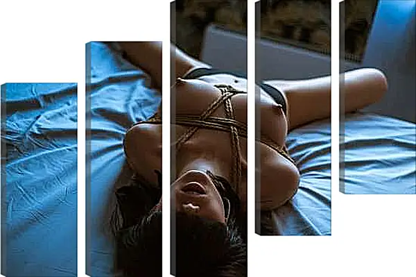 Модульная картина - Лежащая девушка на кровати