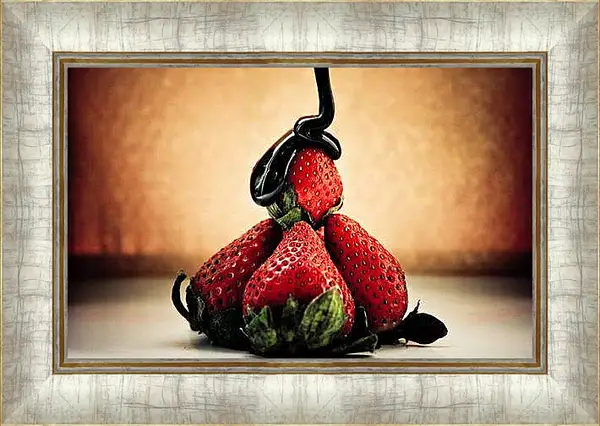 Картина в раме - Клубника в шоколаде. Сладкое искушение.