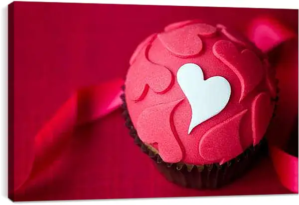 Постер на подрамнике - Кексик с сердечками. Сладкое сердце.