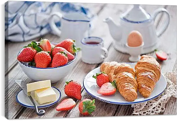Постер на подрамнике - Два сырка, клубника и два круассана. Утро начинается вкусно.