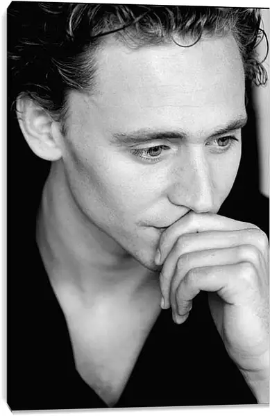 Постер на подрамнике - Том Хиддлстон. Thomas Hiddleston