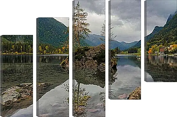 Модульная картина - Красивый водоём в центре гор