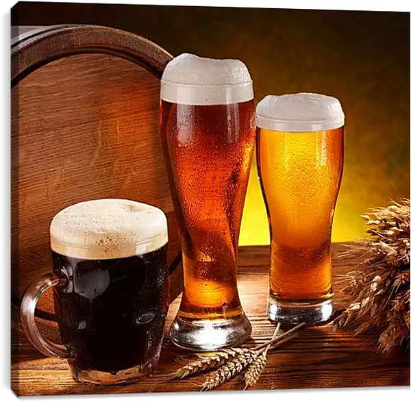 Постер на подрамнике - Пиво в боченке, кружке и стаканах. Пенный натюрморт.