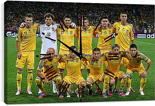 Часы картина - Фото перед матчем сборной Украины по футболу