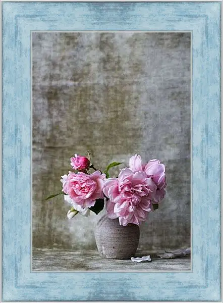 Картина в раме - Пионы в вазе