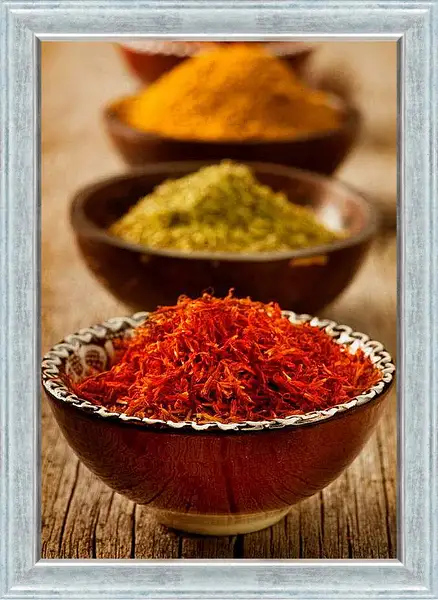 Картина в раме - Специи в тарелках. Ароматы Востока.