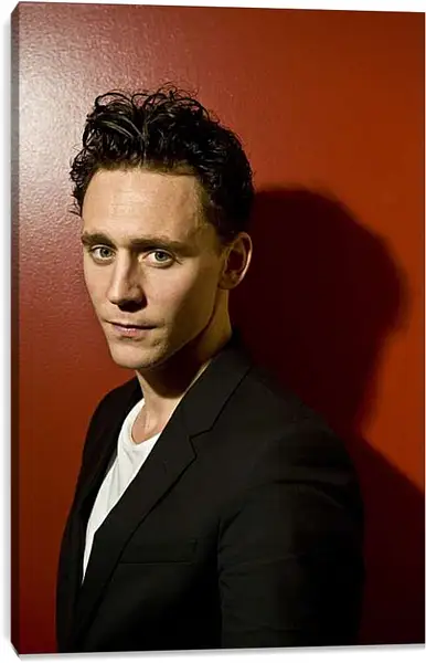 Постер на подрамнике - Том Хиддлстон. Thomas Hiddleston