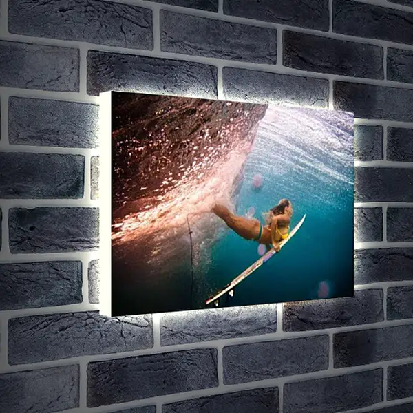 Лайтбокс световая панель - Сёрфингистка под водой