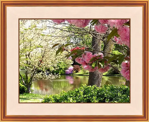 Картина в раме - Цветущий весенний сад