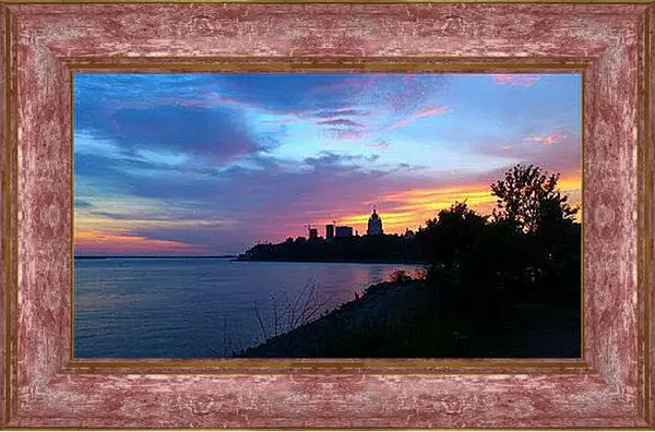 Картина в раме - закат в Хабаровске