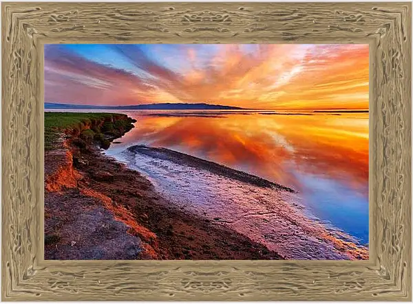 Картина в раме - Закат на воде