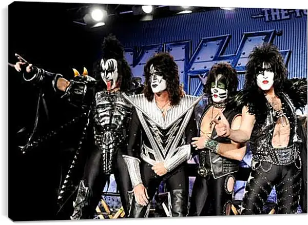 Постер на подрамнике - Кисс. Kiss