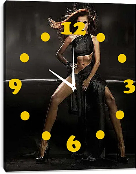 Часы картина - Шотенка в черном шолке
