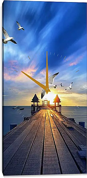 Часы картина - Парящие чайки над причалом