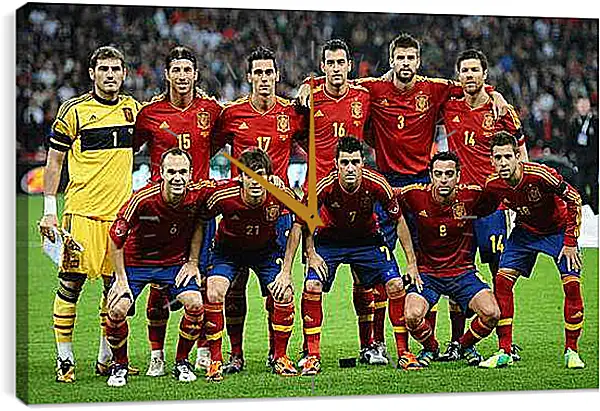 Часы картина - Фото перед матчем сборной Испании по футболу