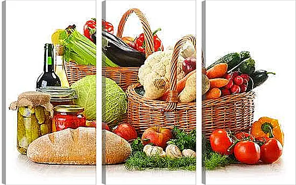 Модульная картина - Бутылка вина, хлеб и две корзины овощей и фруктов. Изобилие урожая.