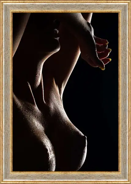 Картина в раме - Мокрое тело девушки