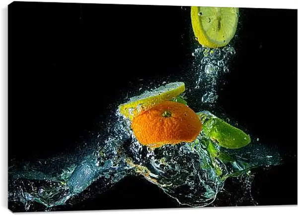 Постер на подрамнике - Фрукты в пузырьках воды. Фруктовая свежесть.
