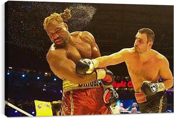 Постер на подрамнике - Кличко нокаутирует Бриггса