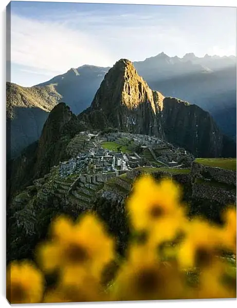 Постер на подрамнике - Горы и лучи солнца