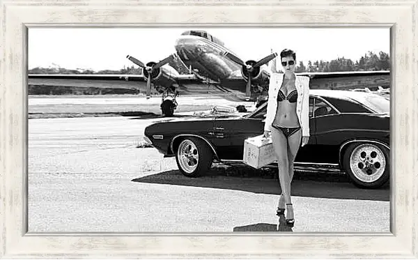 Картина в раме - Девушка, авто и самолет