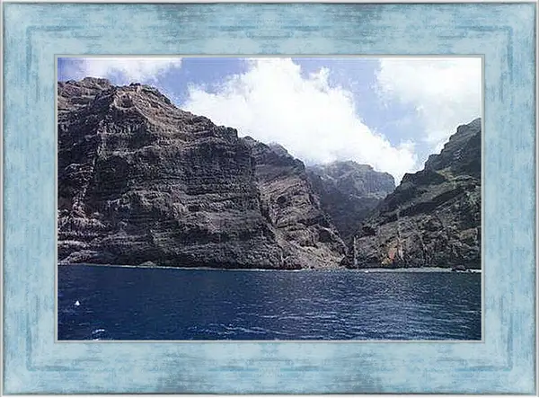 Картина в раме - Скалы и море