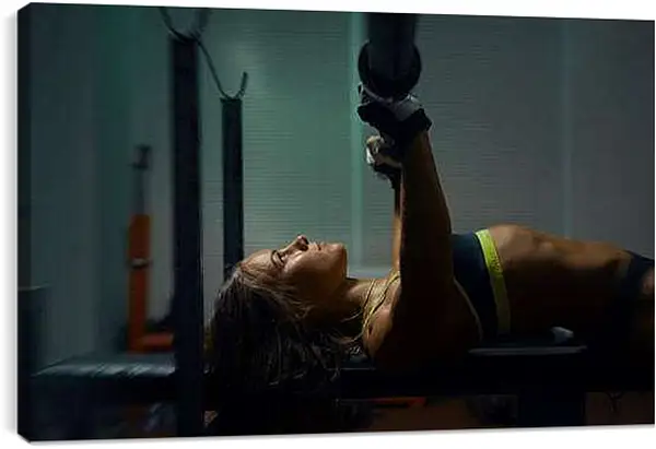 Постер на подрамнике - Жим лёжа. Девушка