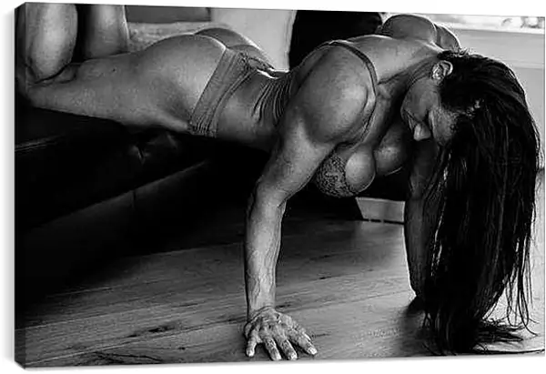 Постер на подрамнике - Девушка отжимается