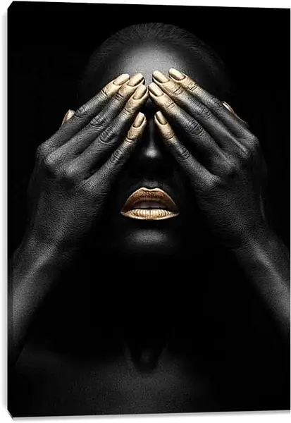 Постер на подрамнике - Глаза прикрытые руками 1