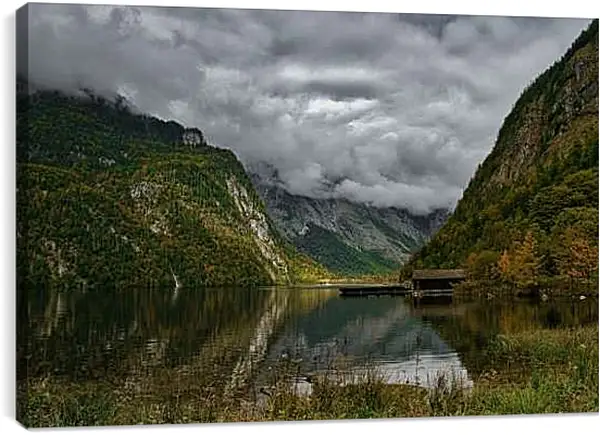 Постер на подрамнике - Белые облака над горами