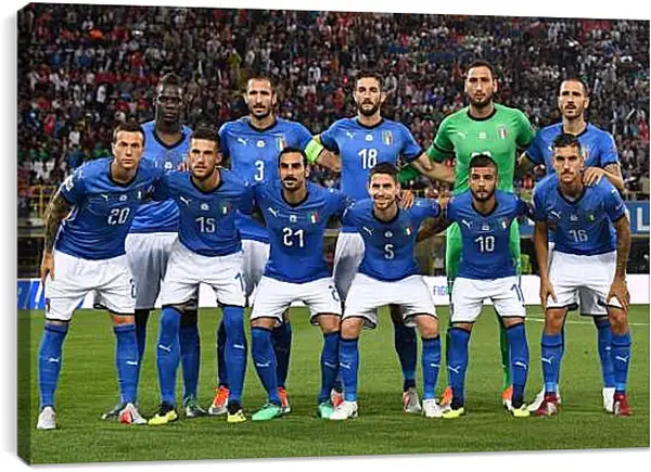 Постер на подрамнике - Фото перед матчем сборной Италии по футболу