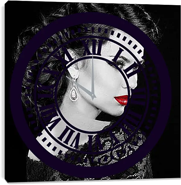 Часы картина - Брюнетка