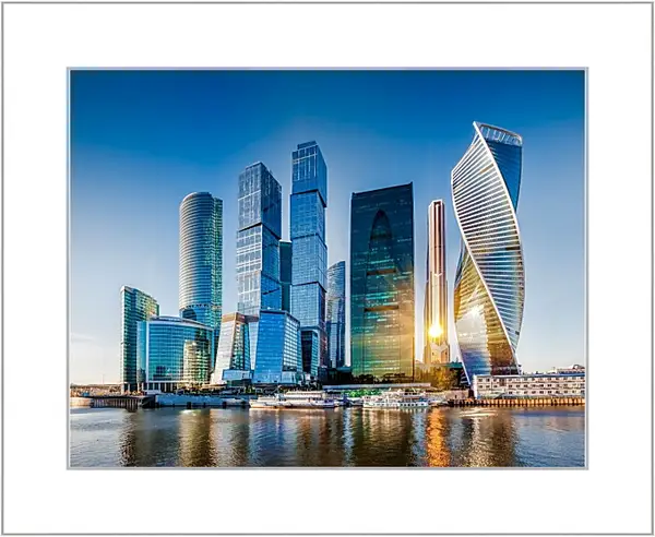 Картина в раме - Отражение солнца в башнях Москва-сити