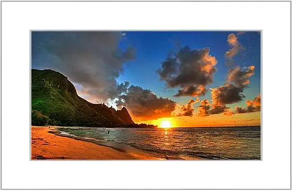 Картина в раме - закат на море