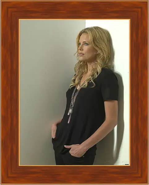 Картина в раме - Шарлиз Терон. Charlize Theron