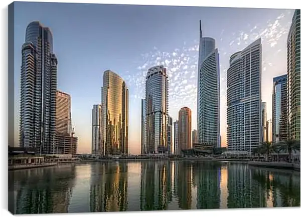 Постер на подрамнике - Отражение небоскрёбов в воде. Дубай