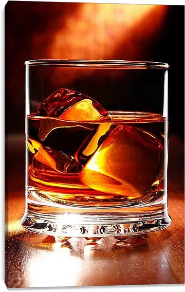 Постер на подрамнике - Лед в бокале. Янтарное сияние.