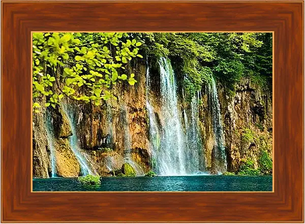 Картина в раме - водопад